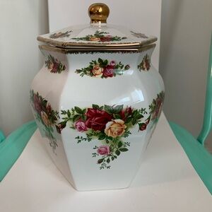 Royal Albert Old Country Roses Gold Trimmed Cookie Jar Canister